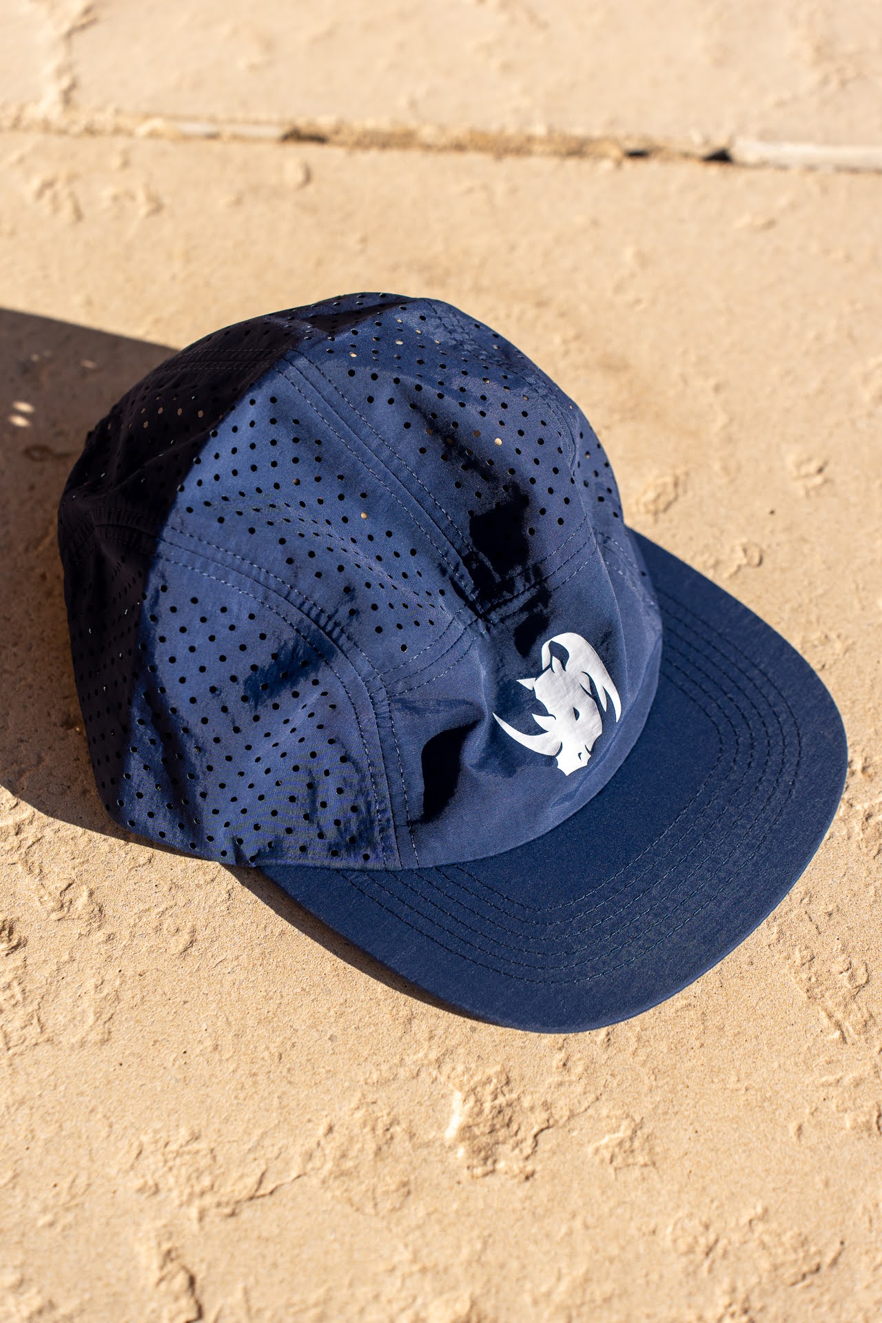 Image of LTD Coaching product Casquette Running Rhino (Bleu)
