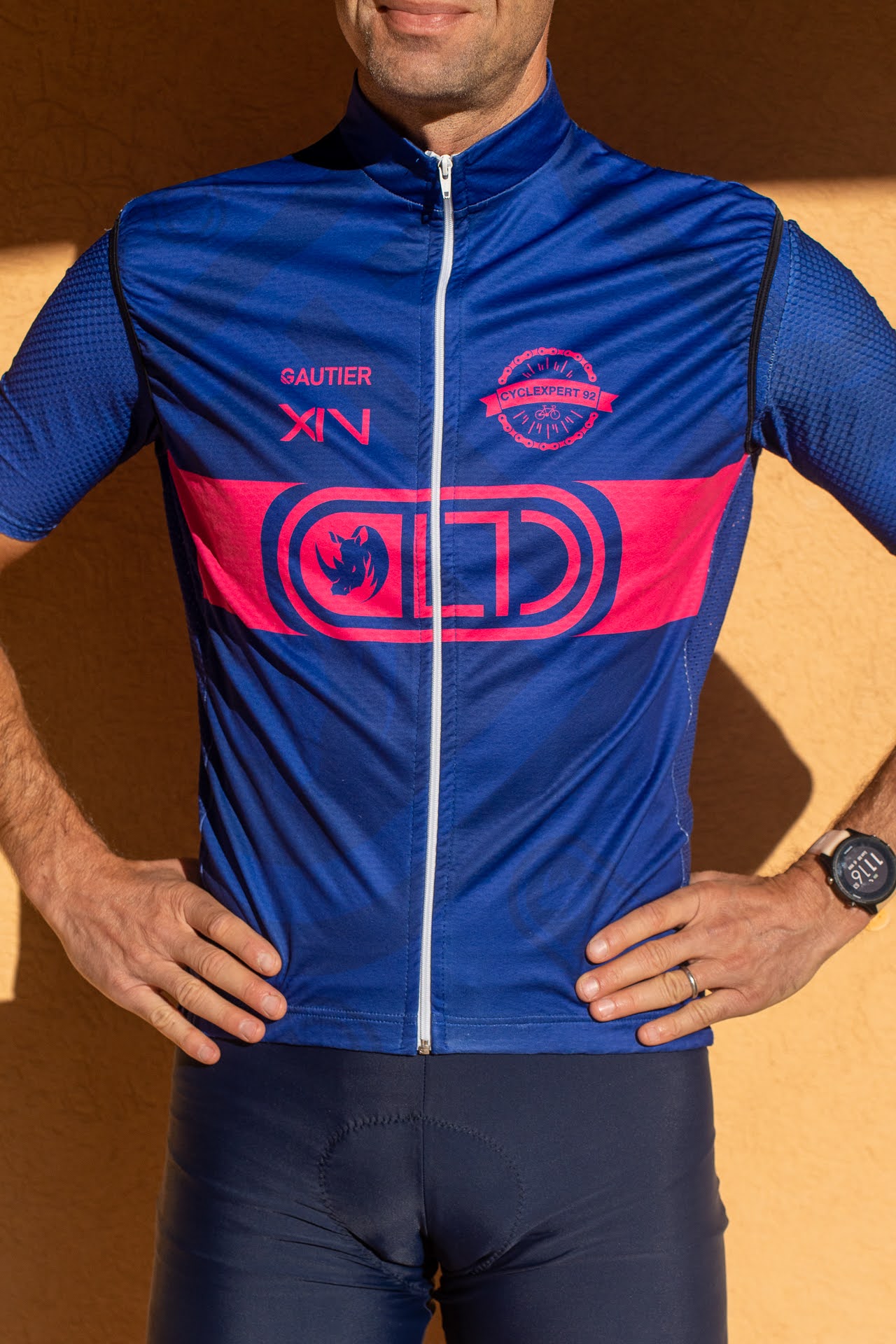 Image of LTD Coaching product Gilet coupe-vent (Bleu/Rose)